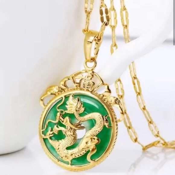 Beautiful Jade & Gold Tone Dragon Necklace - Picture 1 of 4
